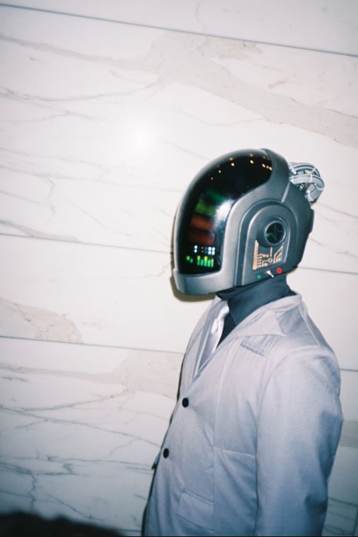 Candid Magic: The Daft Punk Moment You Didn’t Expect